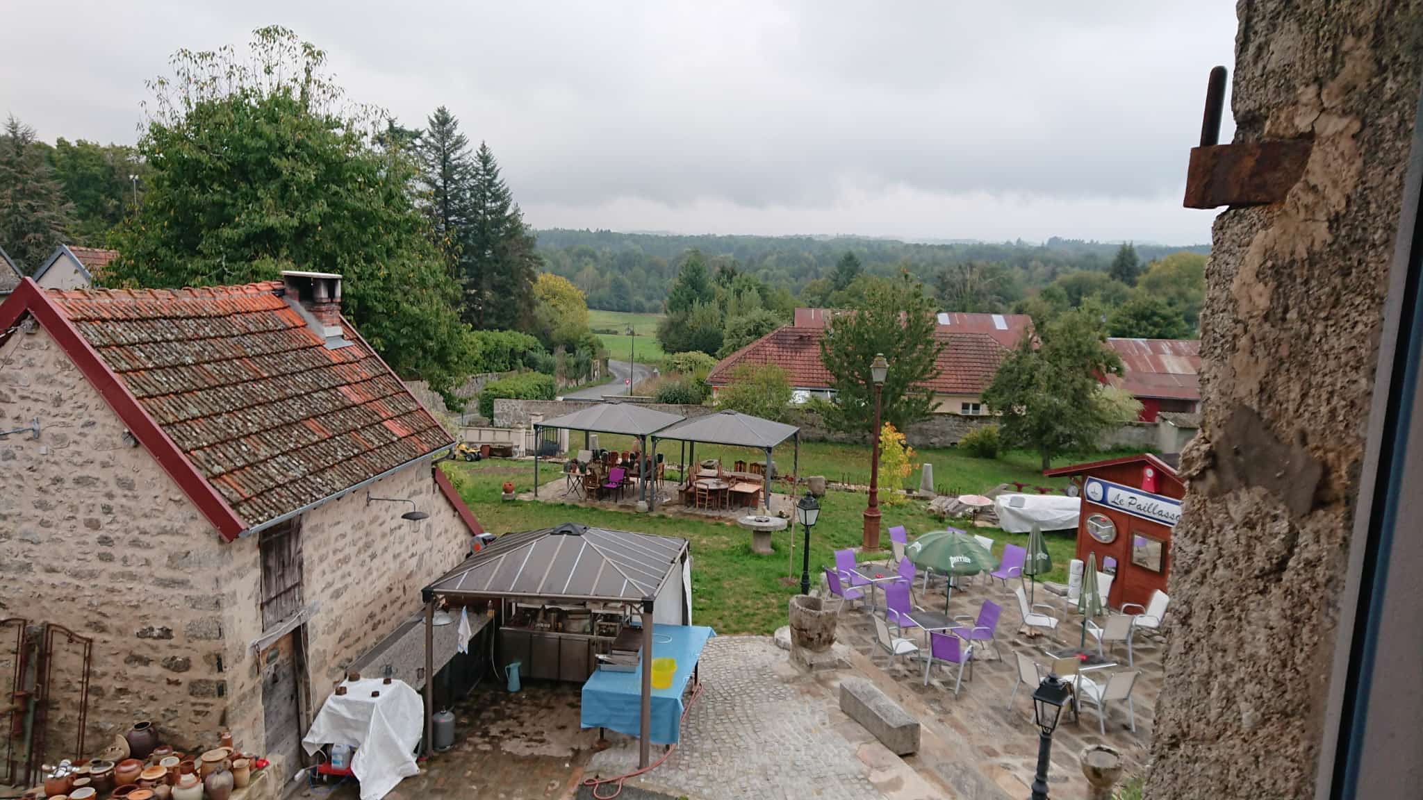 Propriété de caractère avec restaurant, brocante et ancienne